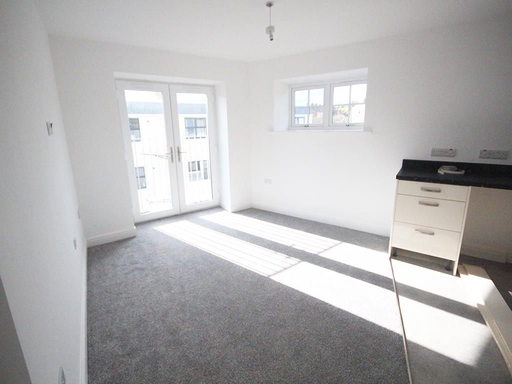2 bedroom apartment To Let in Earby - IMG_5087.jpg